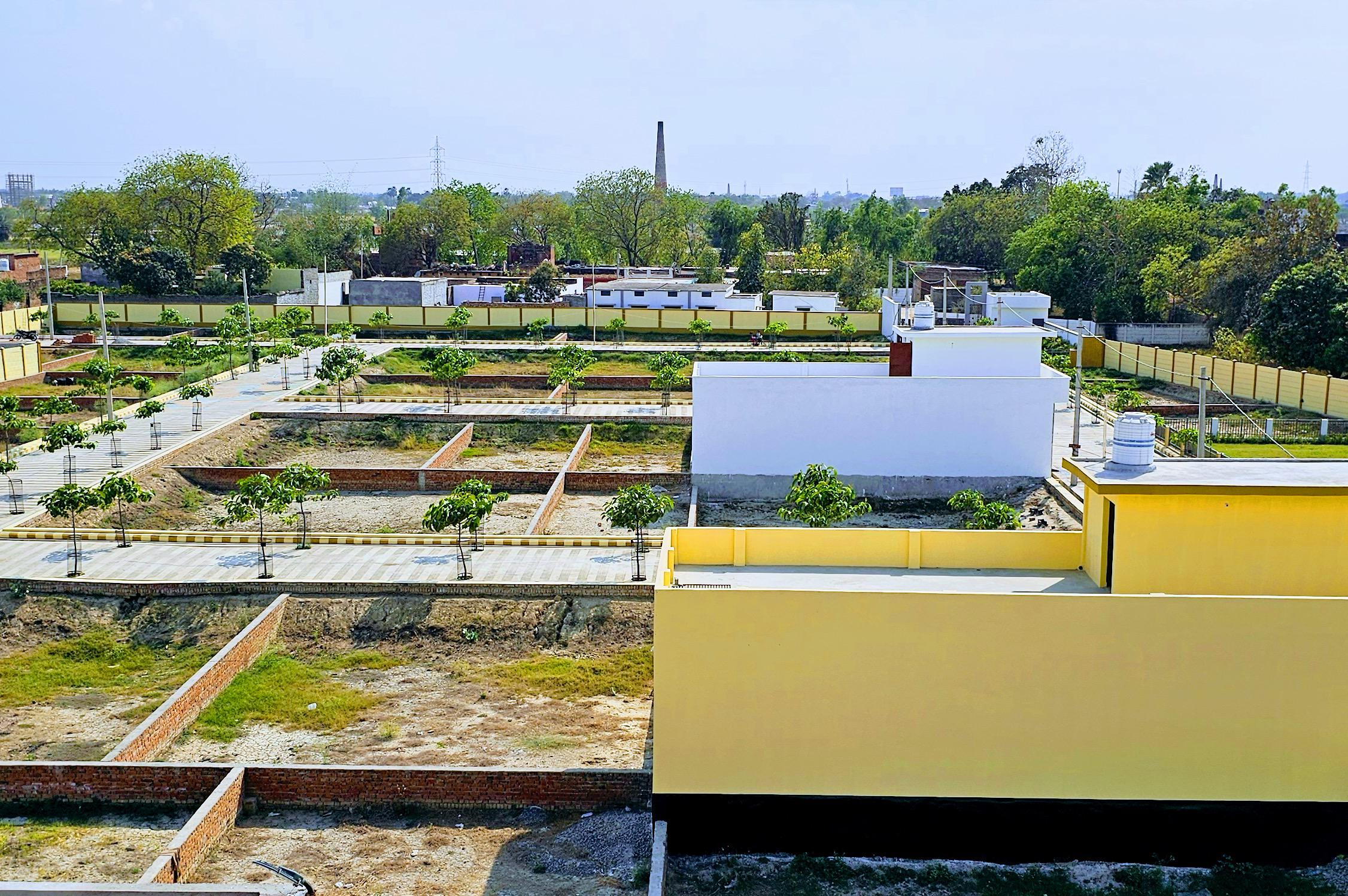 Plots Near Banthra Market